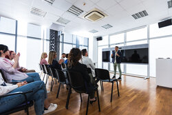 Multimediales Führungstraining