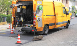 Sachkunde für die Dichtheitsprüfung von Grundstücksentwässerungsanlagen (Fortbildung) Kanalreinigung Fahrzeug